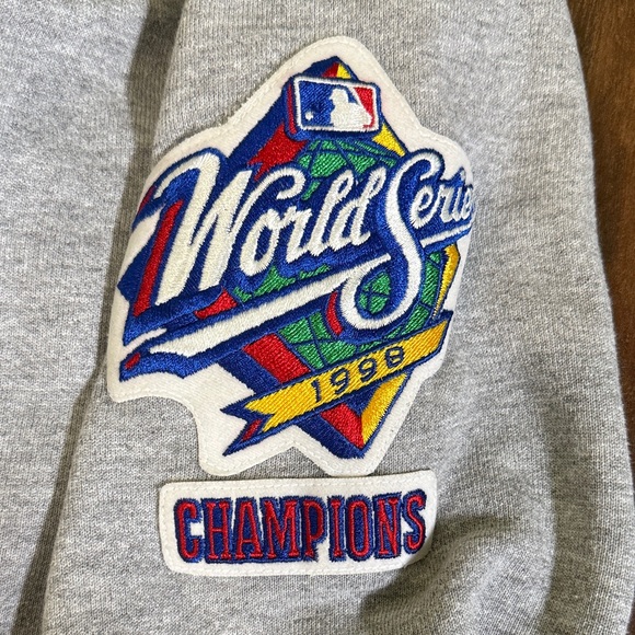 Vintage New York Yankees 1998 World Series Champion Jacket - Picture 5 of 10